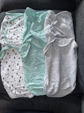 NWOT- SwaddleMe Baby Sleep Sacks Set - Mint, Gray, White with Yellow Bee Print